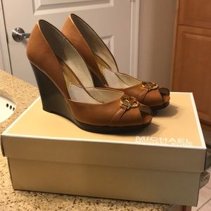 Michael Kors Rochelle Wedges Size 7.5